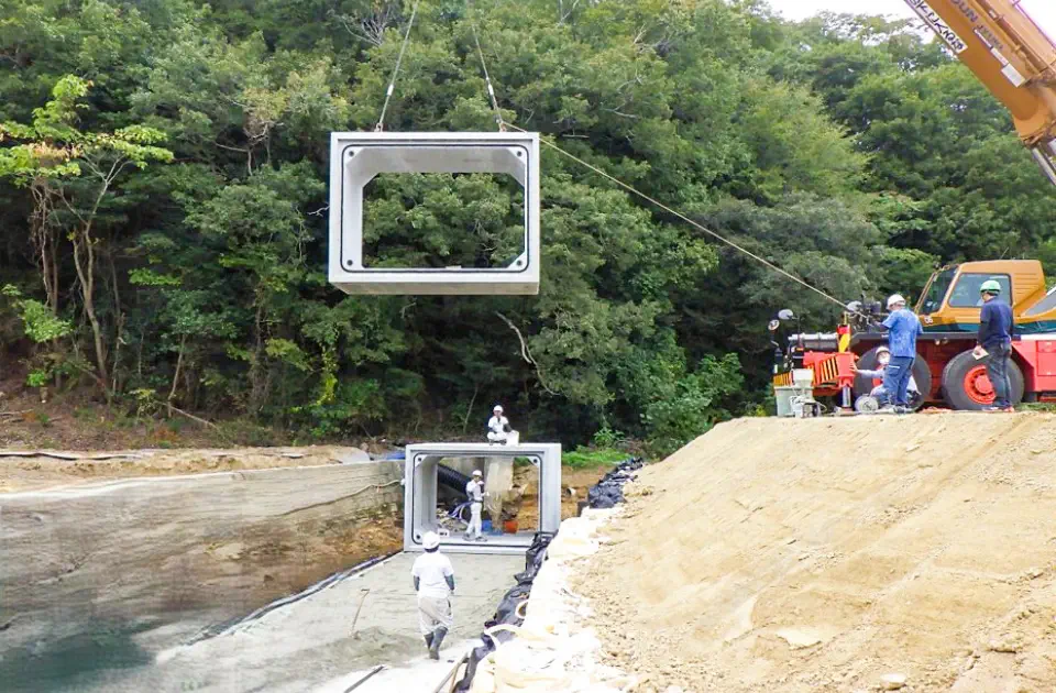 一般国道490号単独道路改良（通常）工事の施工写真